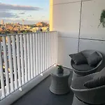 Redfern Apt With Great City View