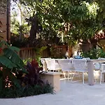 Kookaburra Garden Room
