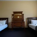 Sir Joseph Banks Hotel