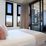 Short Lane Apartments By Urban Rest