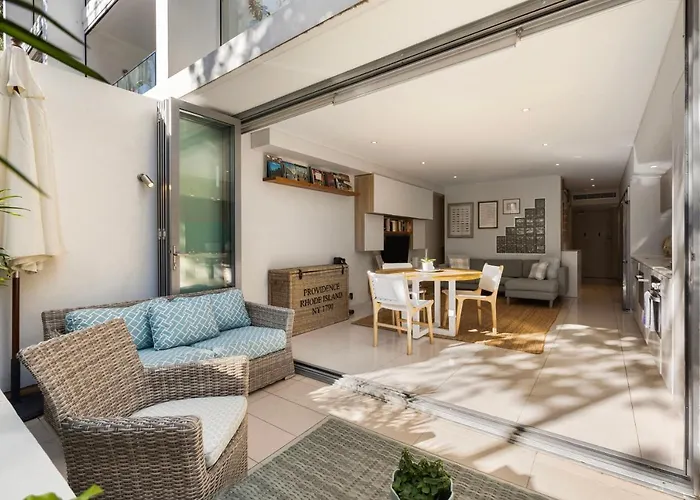 Relaxed 1Br Apartment With Courtyard In Bondi