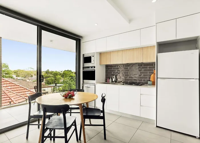 Modern 2Bd In Trendy Inner West