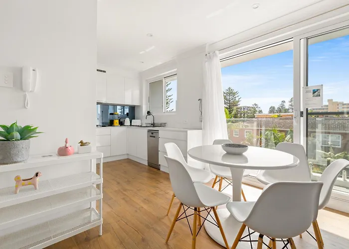 Chic Apartment Footsteps From Manly Beach