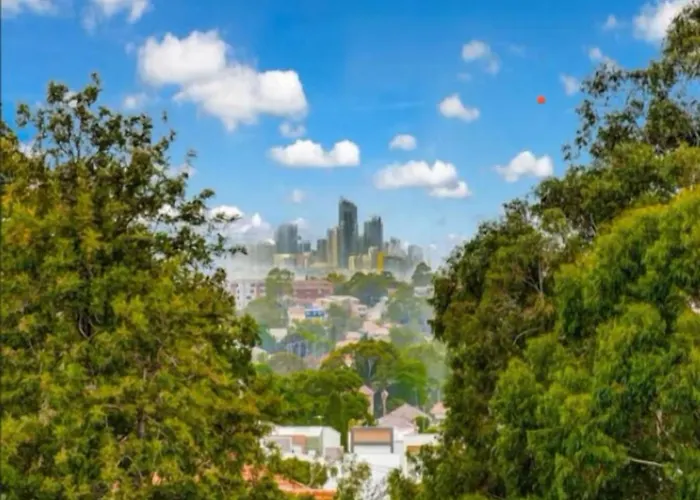 Private Sydney City View 1 Bed Apartment With Parking