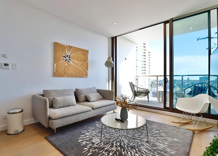 Chic Zenith Retreat -Vista, Skylight, Parking