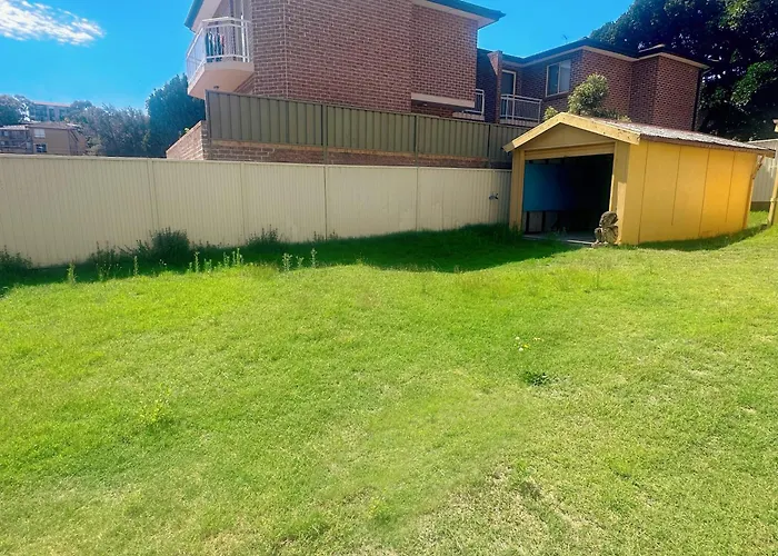 Three Bedroom House Within Walking Distance To Light Rail Station