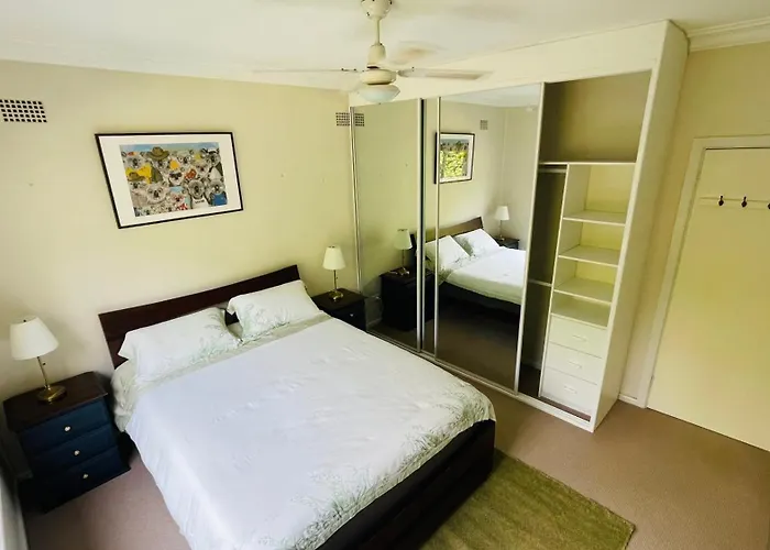 Comfort Queen Garden View Room Macquarie Park Ryde