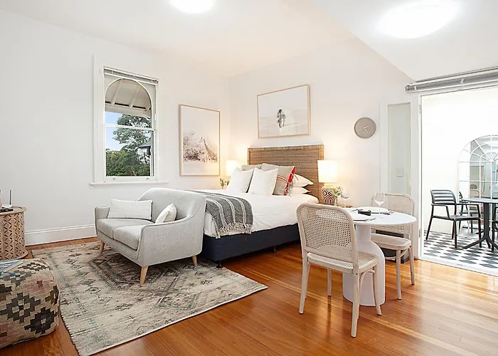 Modern And Cosy Inner West Apartment