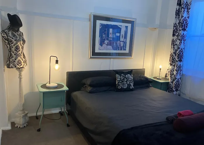 City Apartment Sleeping Up To 4 With Rooftop Terrace