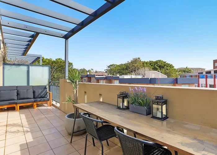 Sun-Drenched Penthouse-Style Studio With Lrg Terrace
