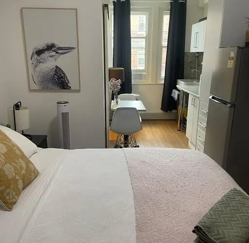 Cozy Quiet Studio Just Off Taylors Square