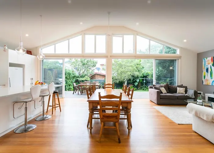 Beach House Close To Manly