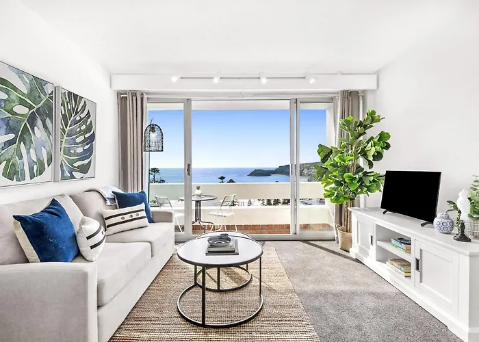 Stunning Ocean Views With Manly At Your Doorstep