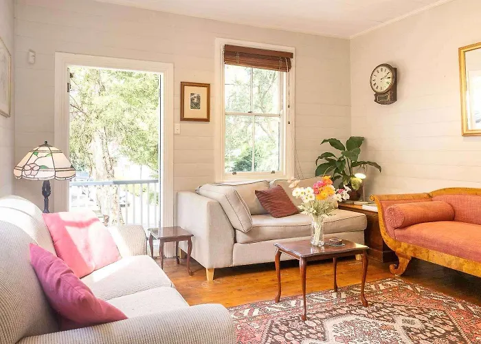 Charm & History 3Bdr Cottage Close To Harbour Views