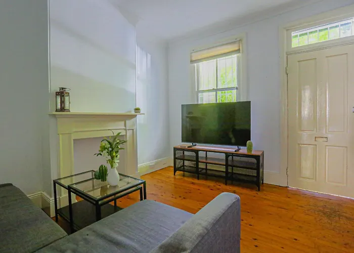 Elegant 2 Bedroom On The Edge Of Downtown Dowling St 2 E-Bikes Included