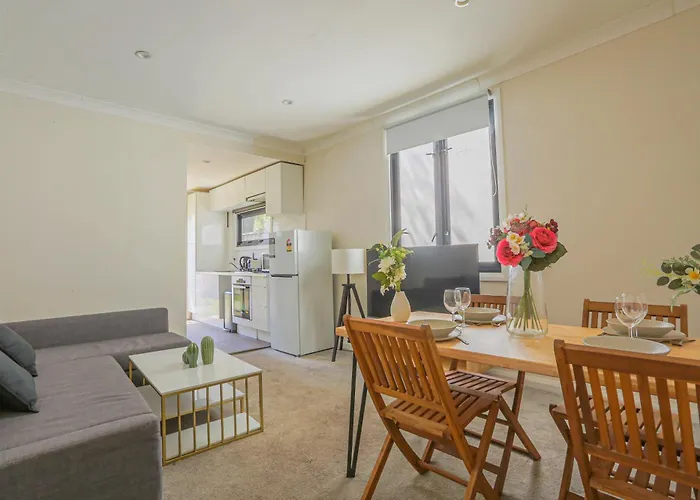 Dynamic 2 Bedroom Home Close To City Buzz Darling St 2 E-Bikes Included