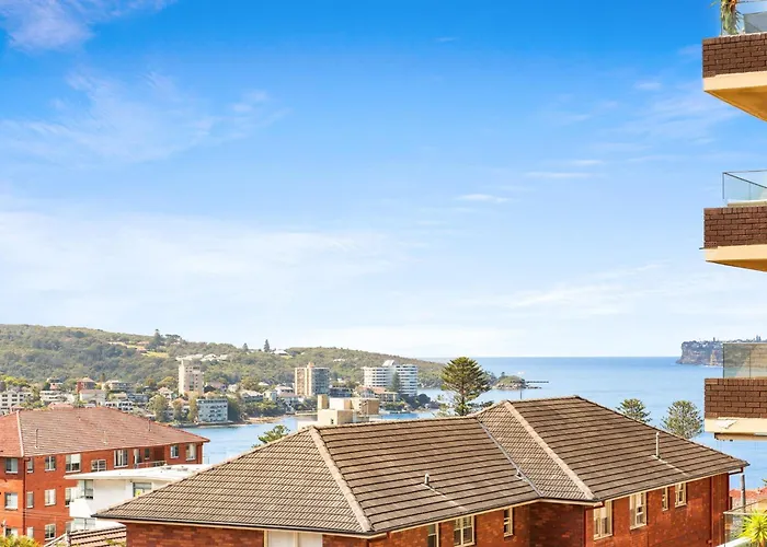 Bright 2-Bed Unit With Parking By The Beach
