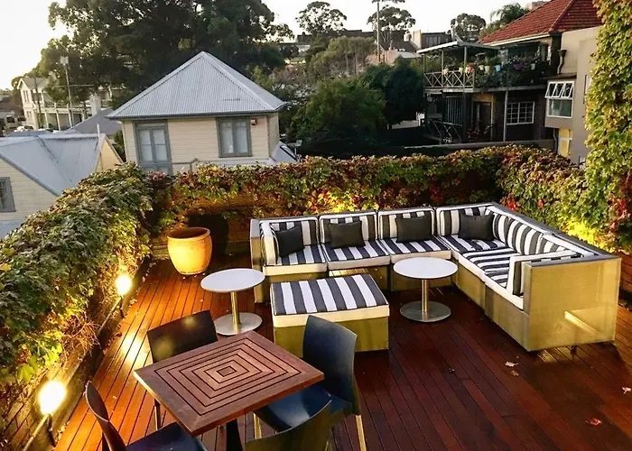 Blues Point Hotel