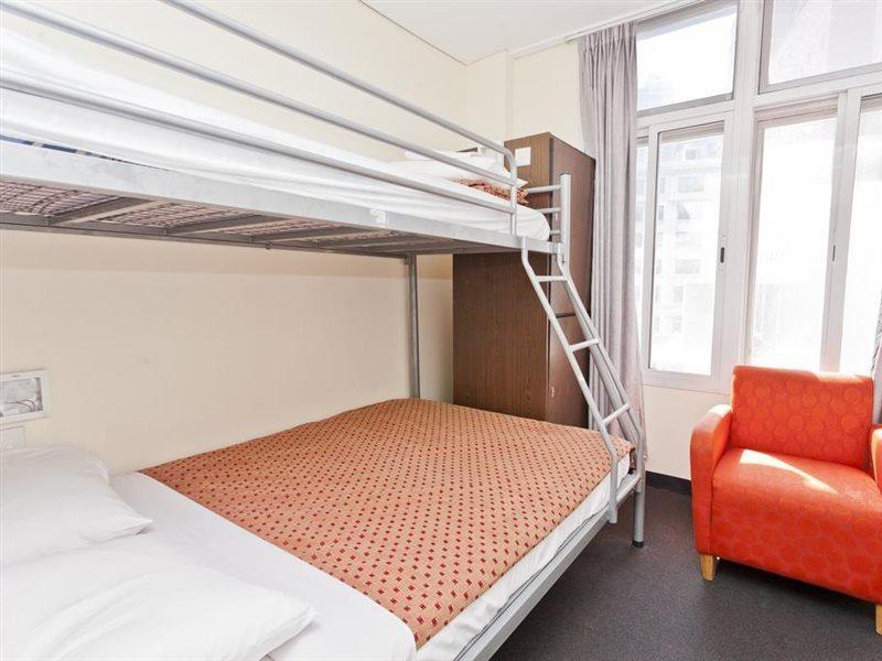 Hostel 790 On George Backpackers *