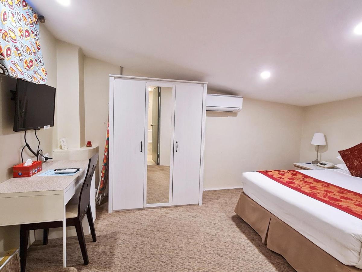 Twin Towers Hotel 4*