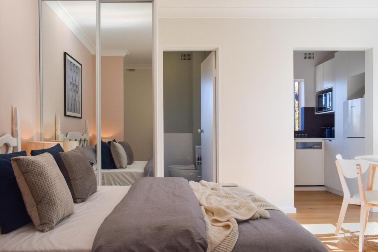 Sun-drenched 1 Bed In Newtown Apartment Sydney