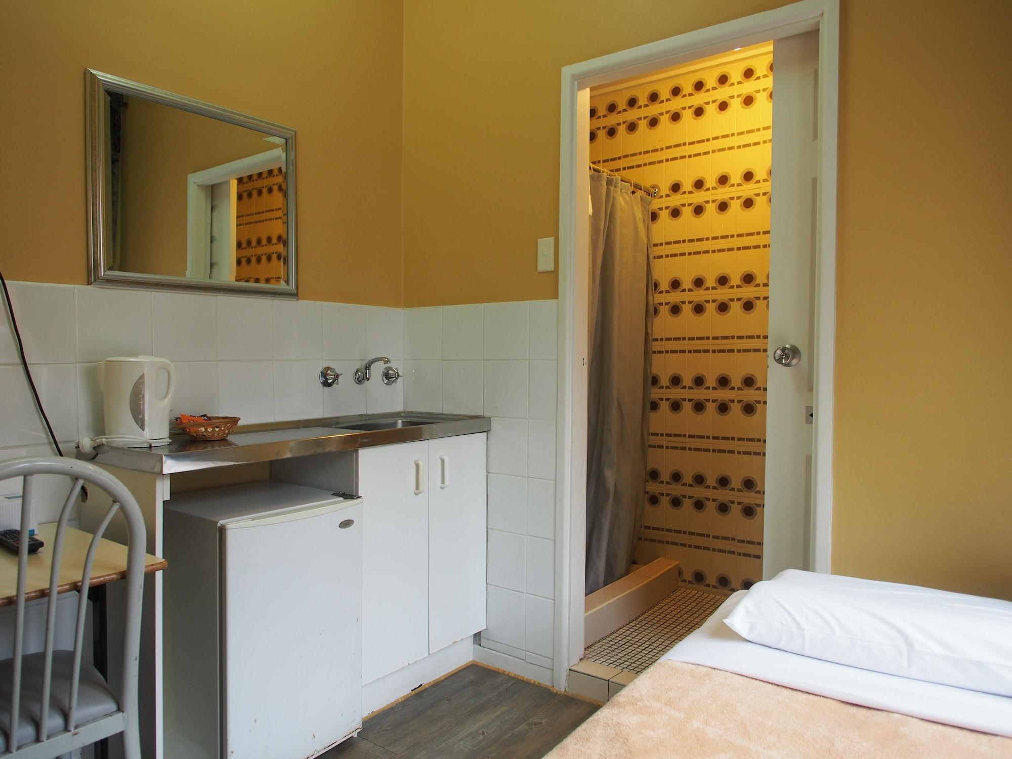 Private 2* Sydney