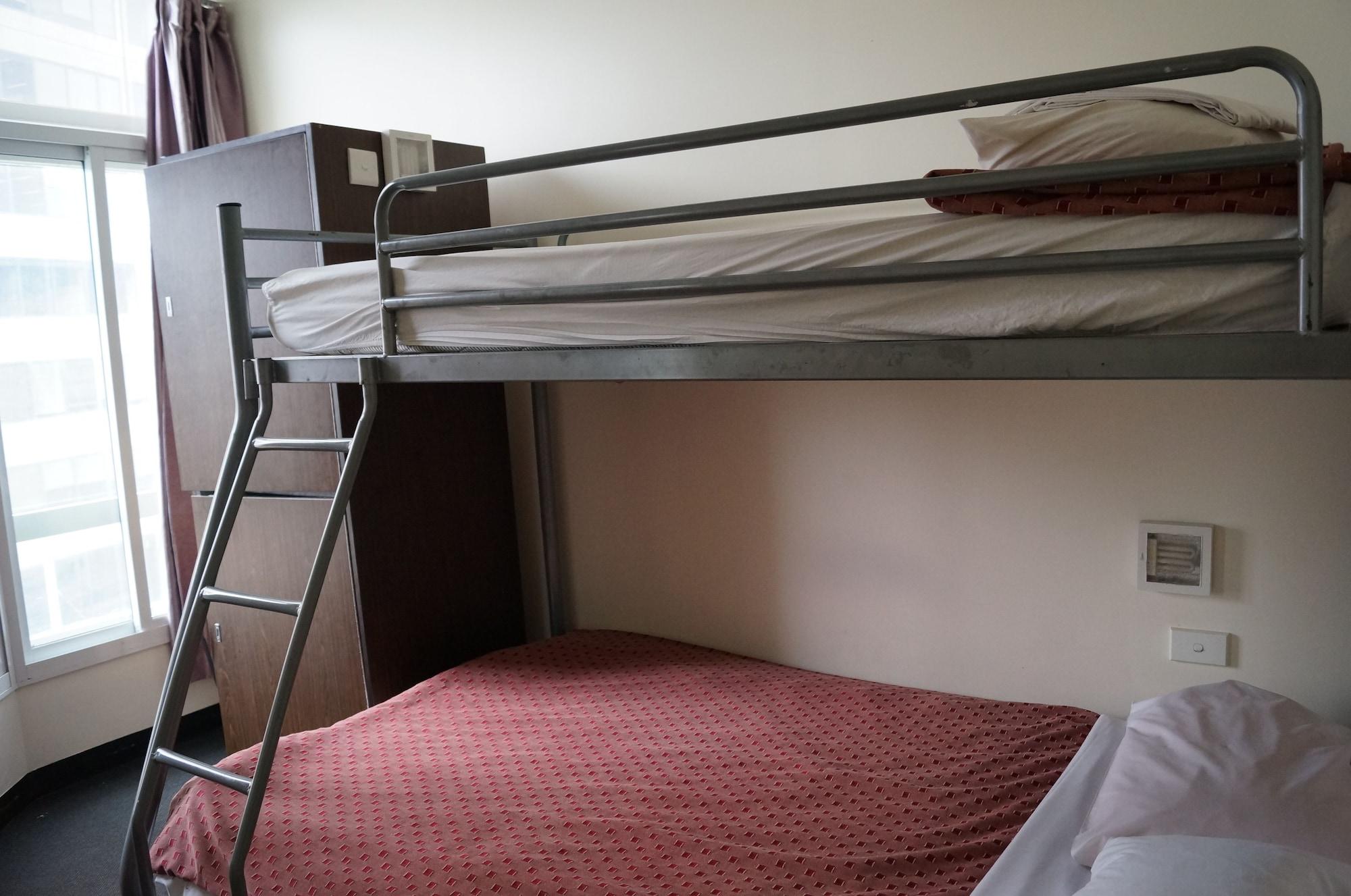 790 On George Backpackers *