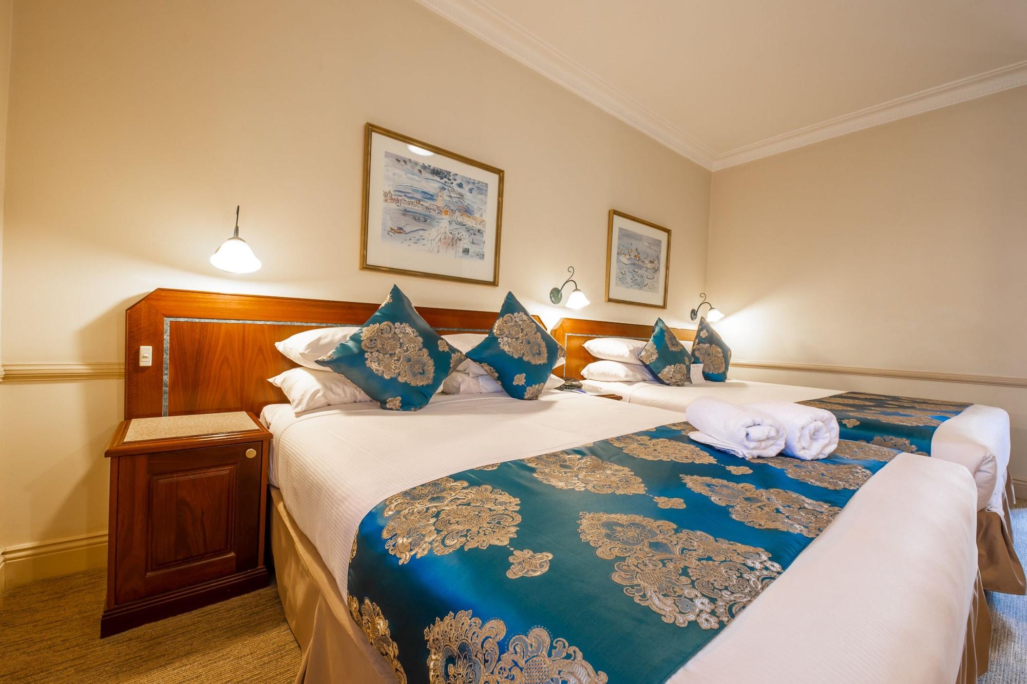 Twin Towers Hotel Sydney