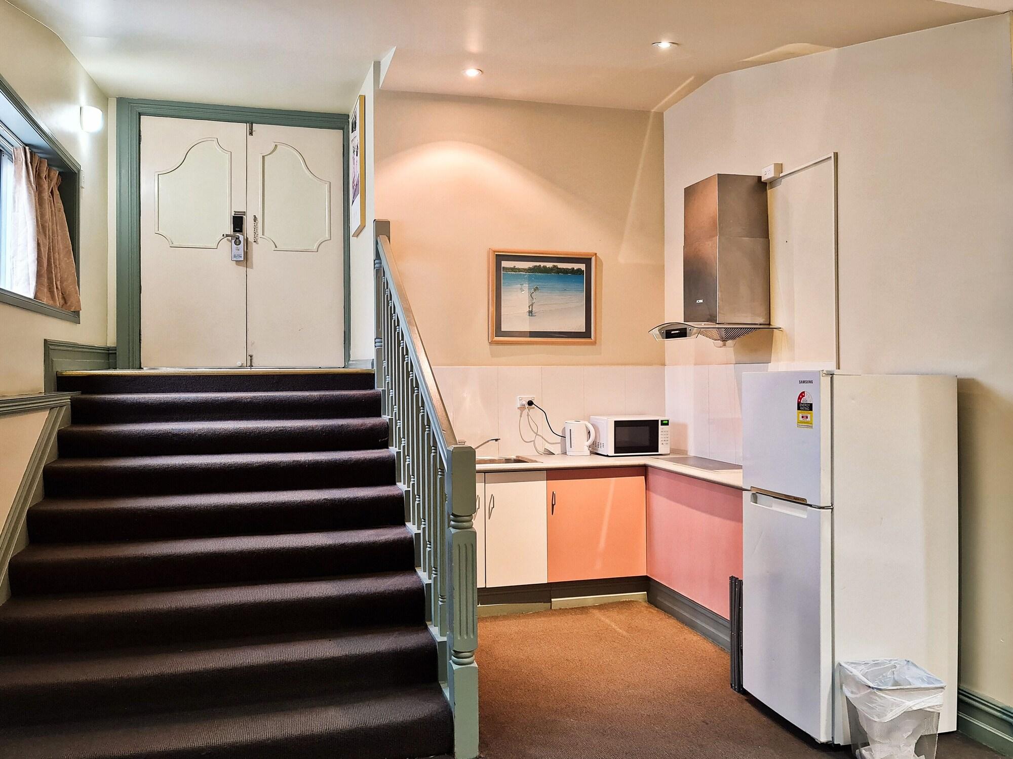Hotel Twin Towers Sydney