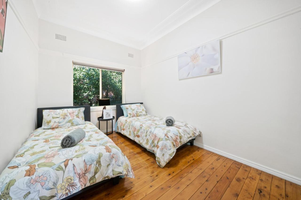 Burwood Lovely 2-bedroom Unit With Free Parking Apartment