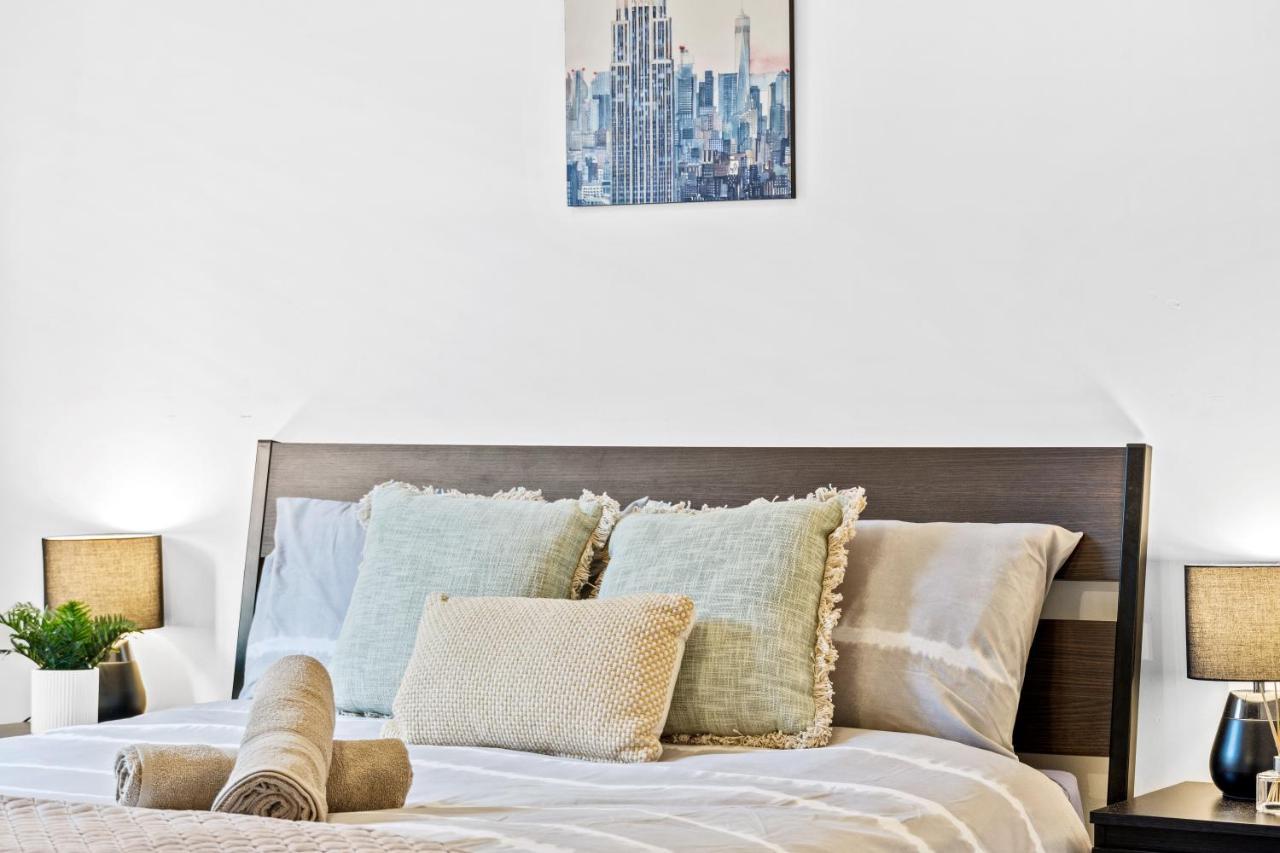 Big And Comfortable 3 Bedrooms *