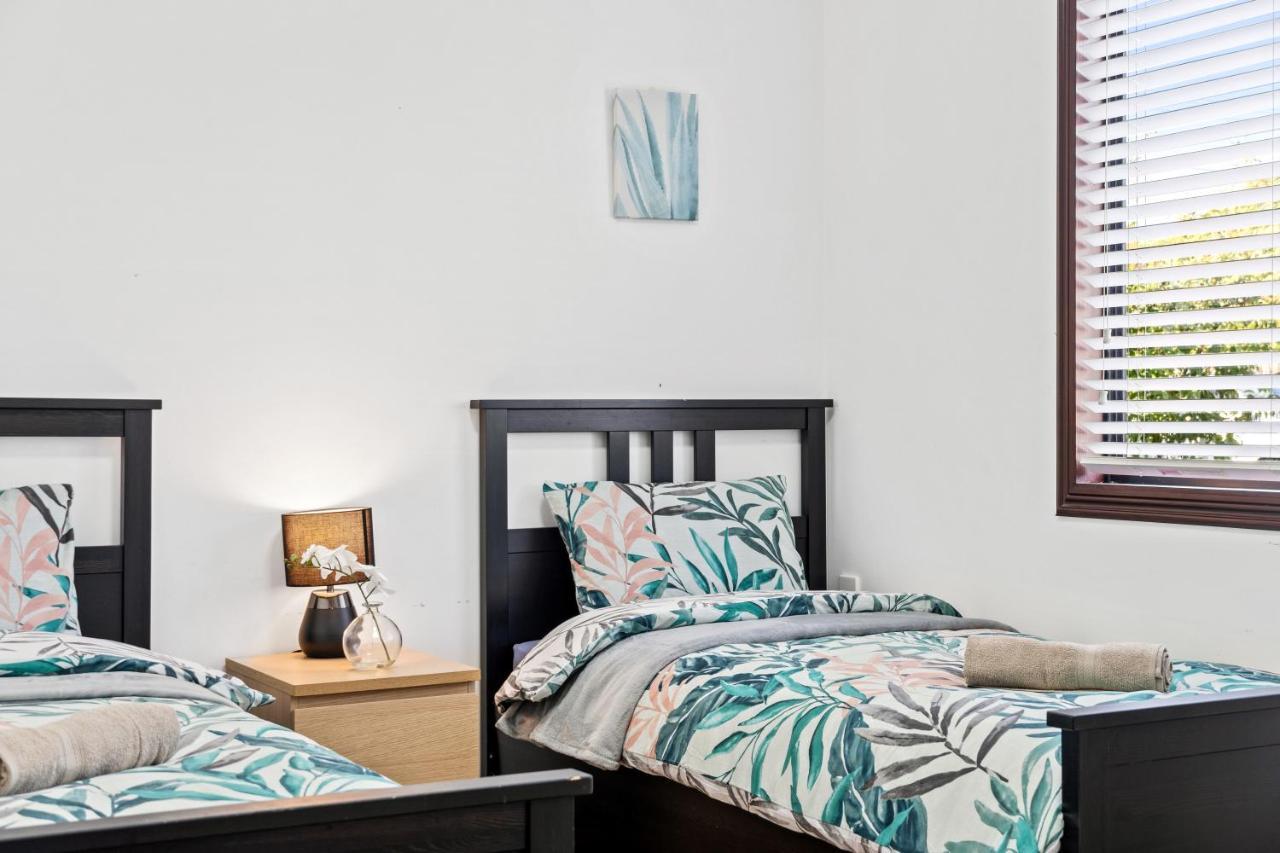 Big And Comfortable 3 Bedrooms Holiday home Sydney