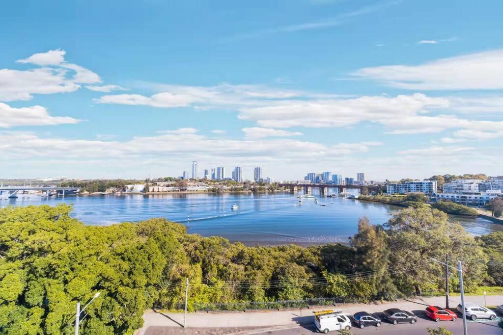 Water View 3 Bedroom Holiday With Free Park Sidney