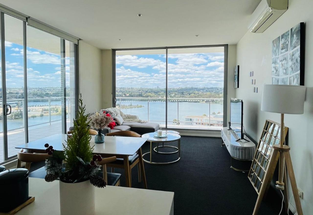 High-level Water View Apartment Sydney