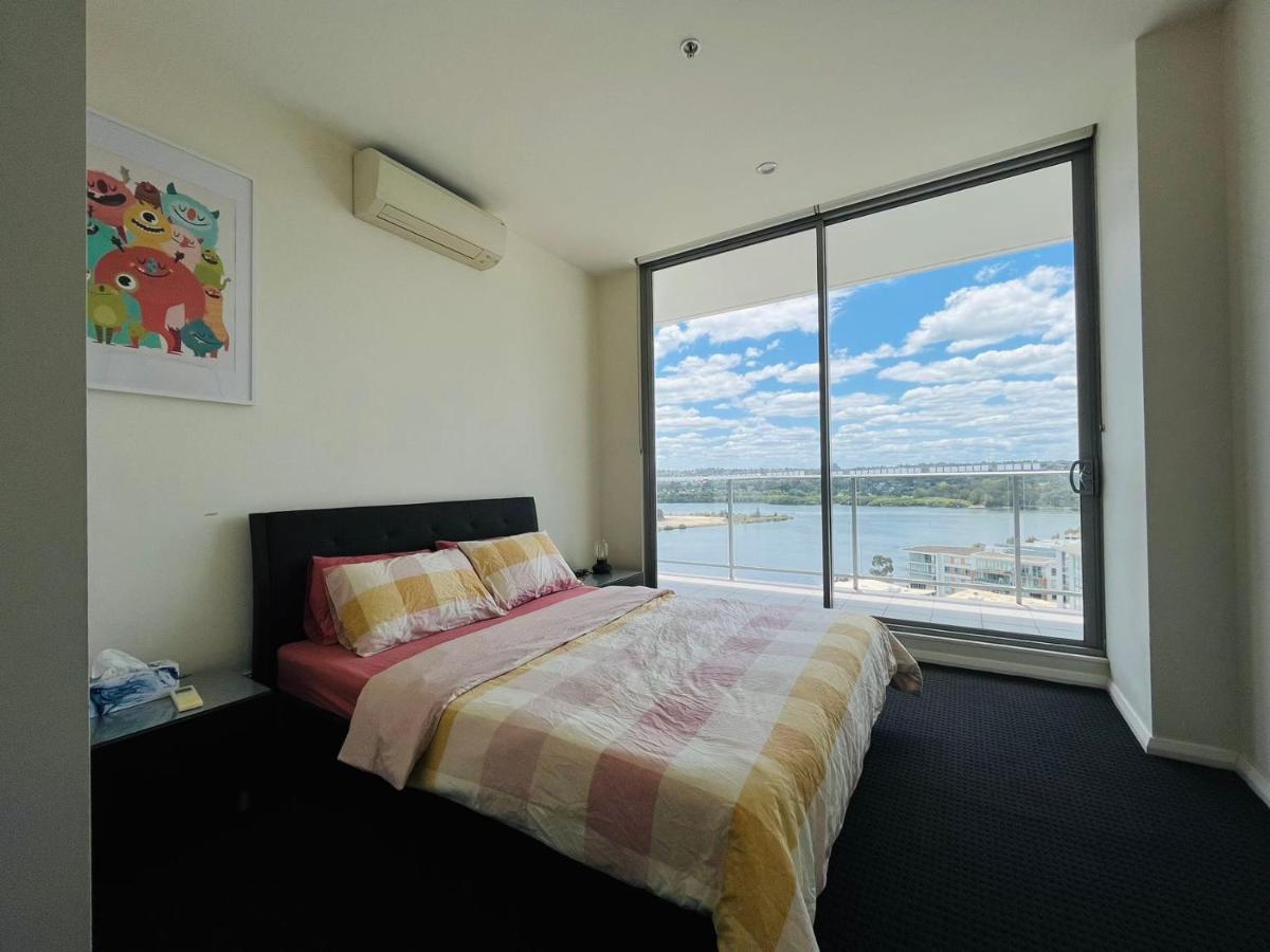 High-level Water View Sydney