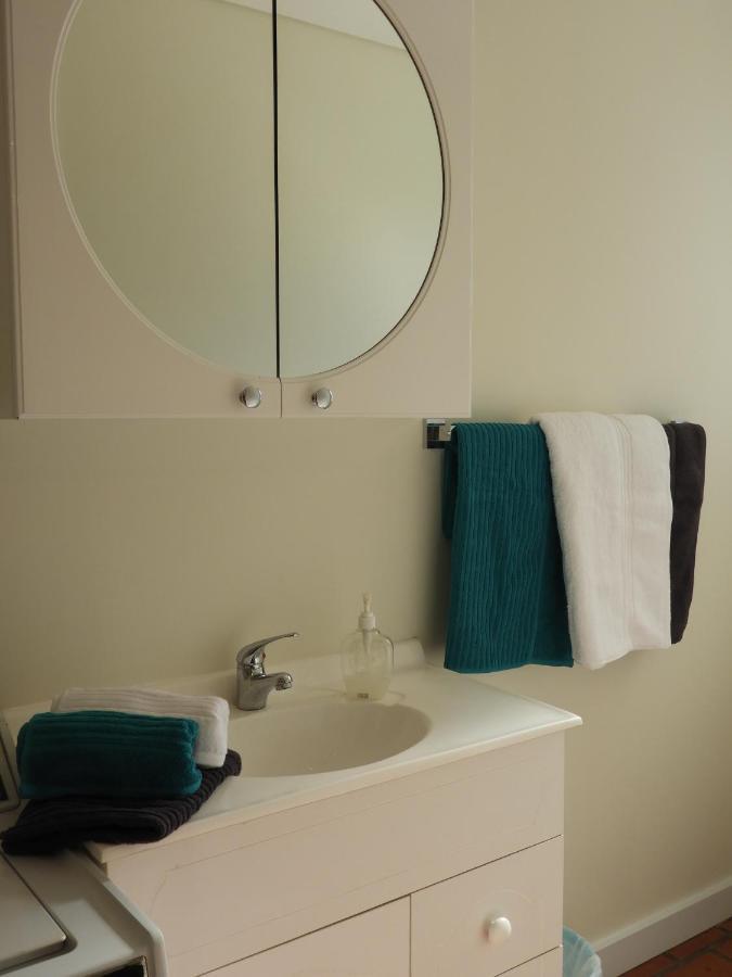 With Pool & Bbq - 10 Kms From Cbd Holiday home Sydney