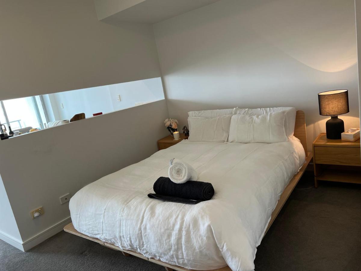 The Alexander - Harbour Views, Parking, Pool, 24hr Concierge * Sydney