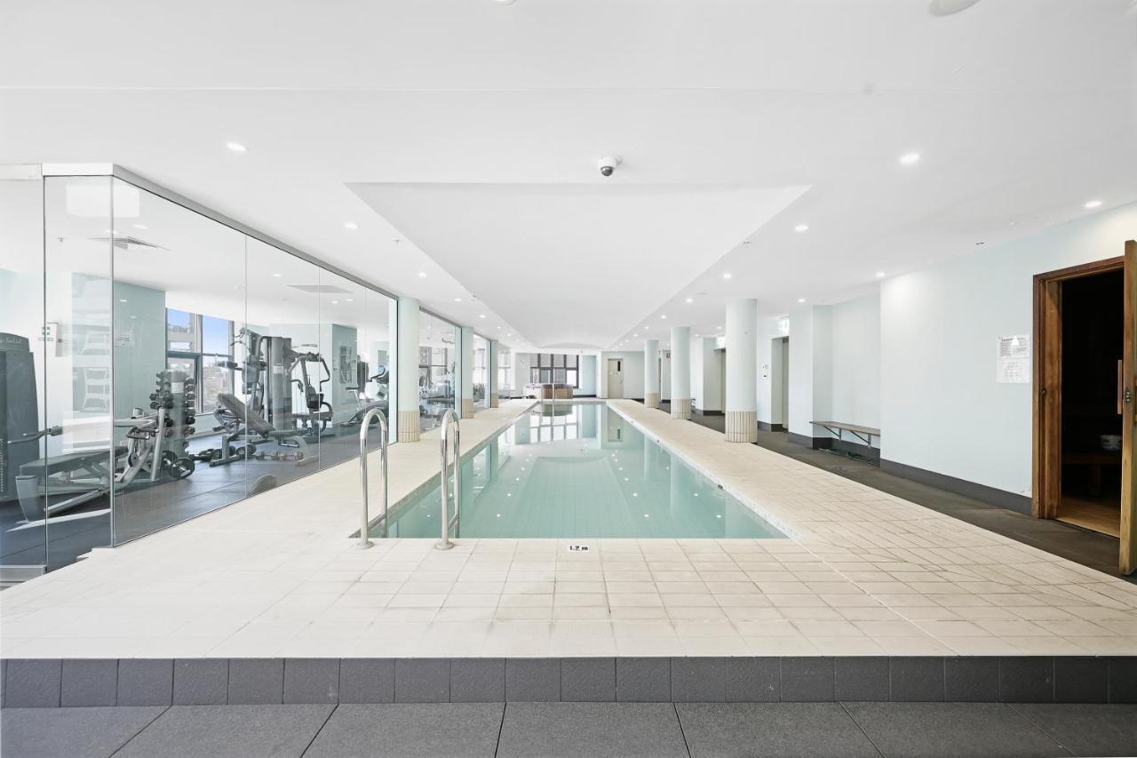 The Alexander - Harbour Views, Parking, Pool, 24hr Concierge * Sydney