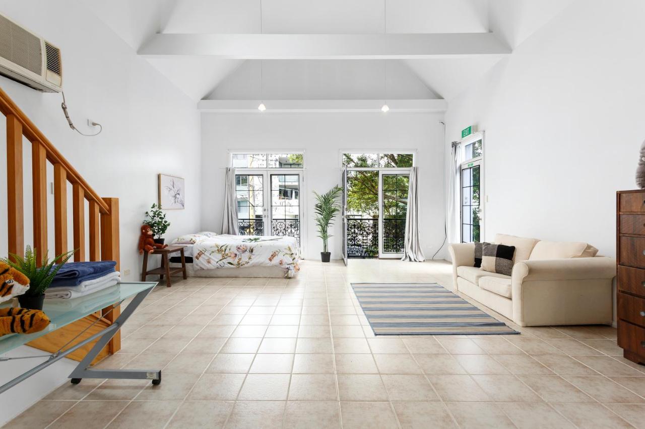 Waterloo Apartment *