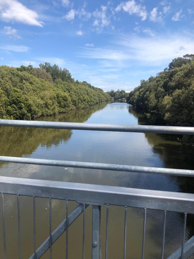 With Pool & Bbq - 10 Kms From Cbd *