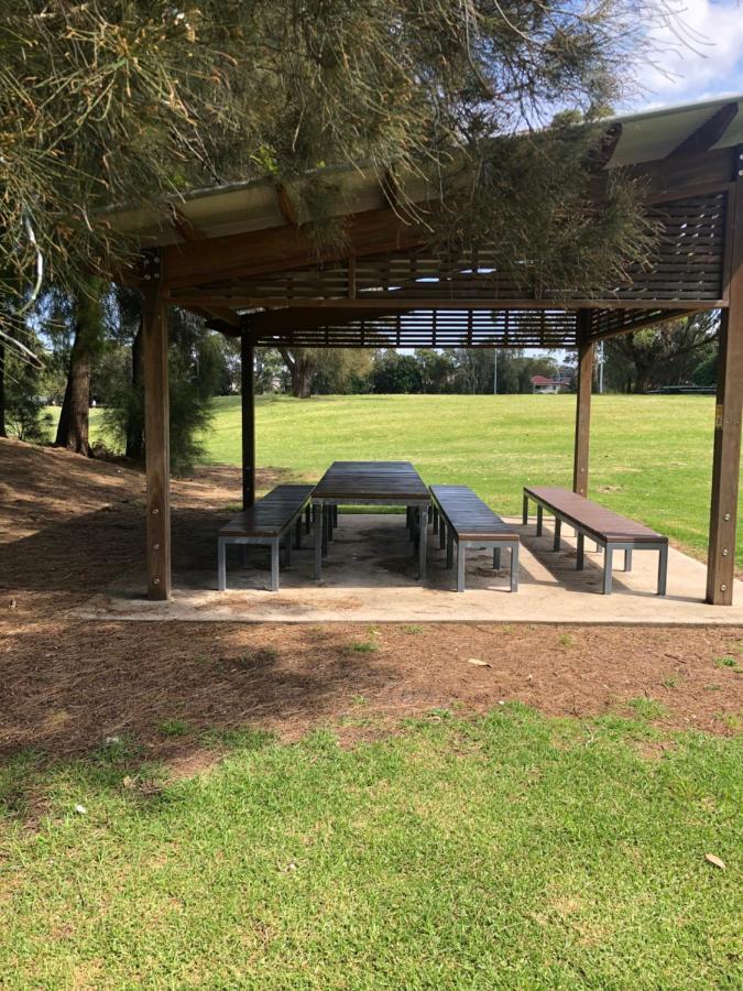 Holiday home With Pool & Bbq - 10 Kms From Cbd Sydney