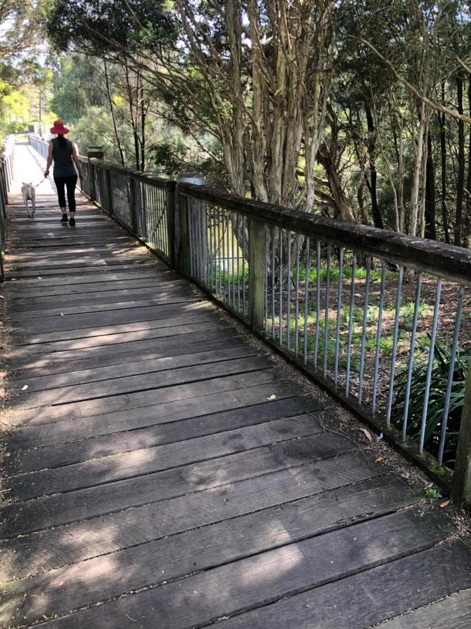 With Pool & Bbq - 10 Kms From Cbd * Sydney
