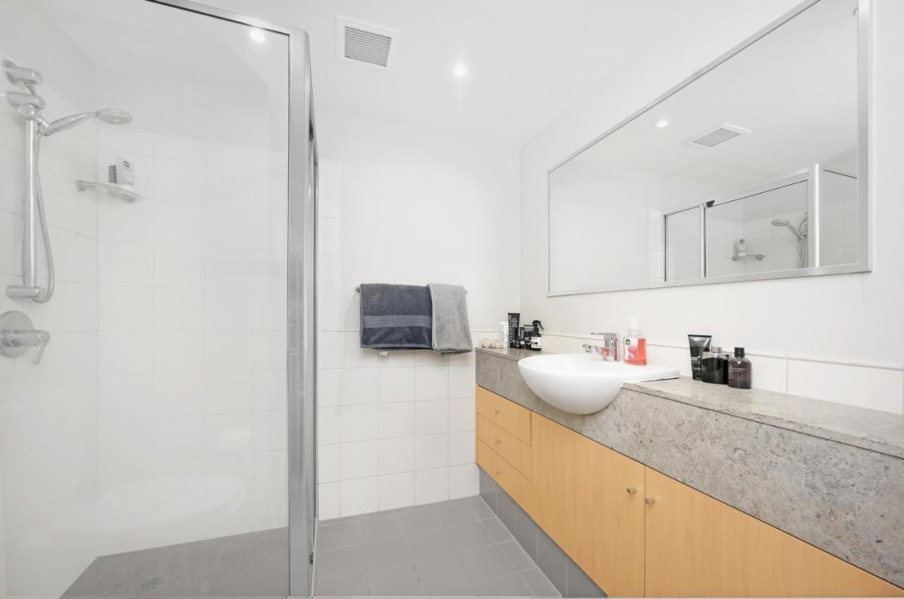The Alexander - Harbour Views, Parking, Pool, 24hr Concierge
