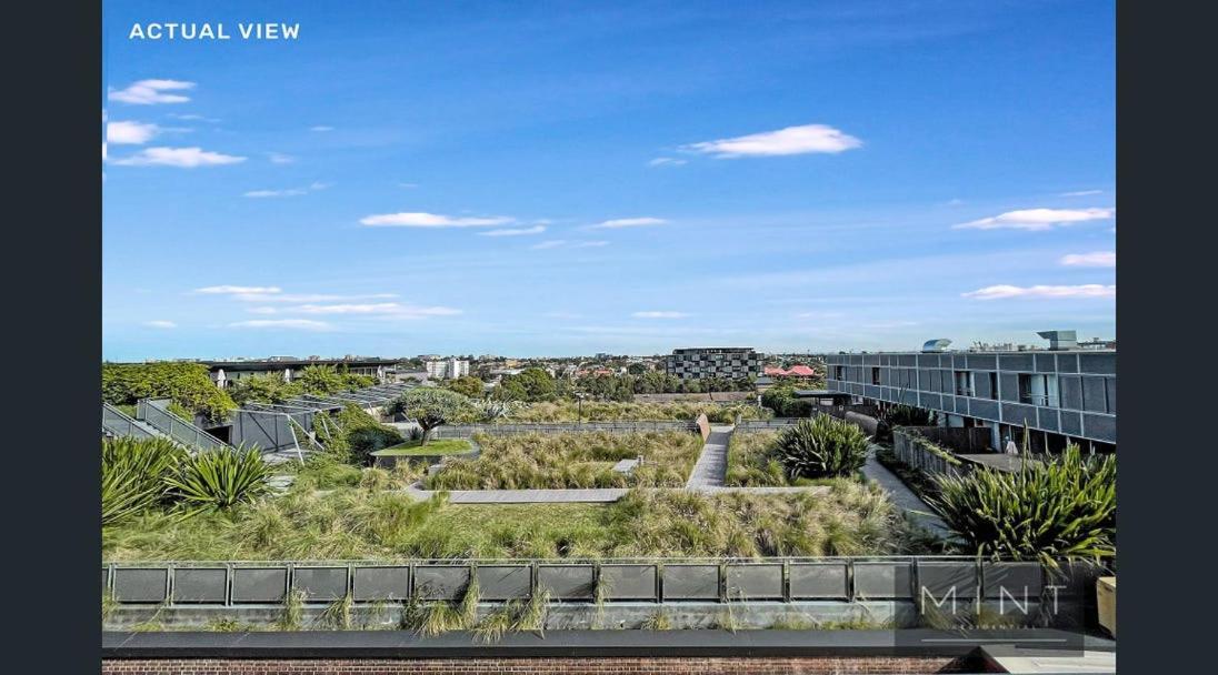 Darling Harbour Stunning Location With Pool, Gym, Wifi, Netflix Apartment Sydney