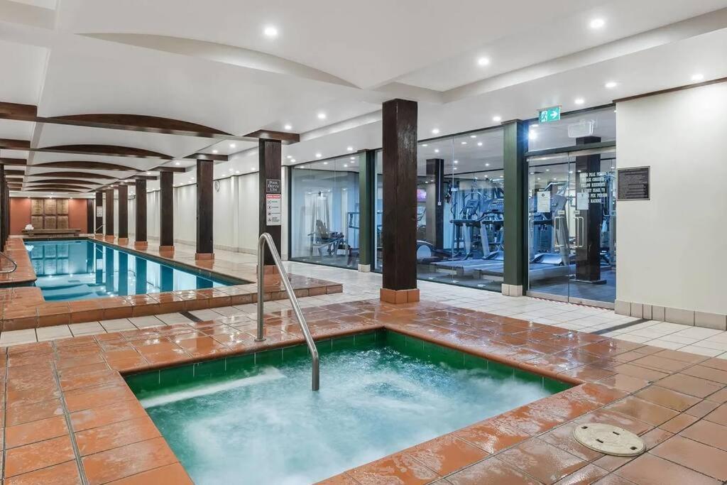 Darling Harbour Stunning Location With Pool, Gym, Wifi, Netflix
