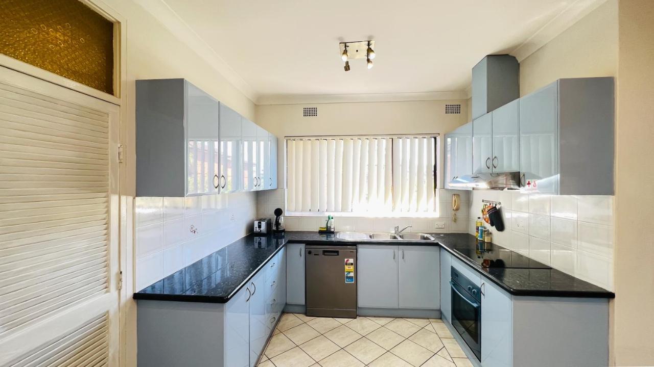 Apartment Carlton 3 Beds Unit - Free Parking