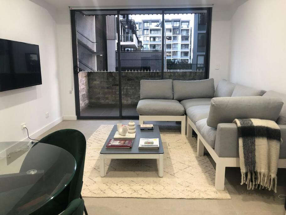 New Spacious 1 Bedroom Rosebery Sydney