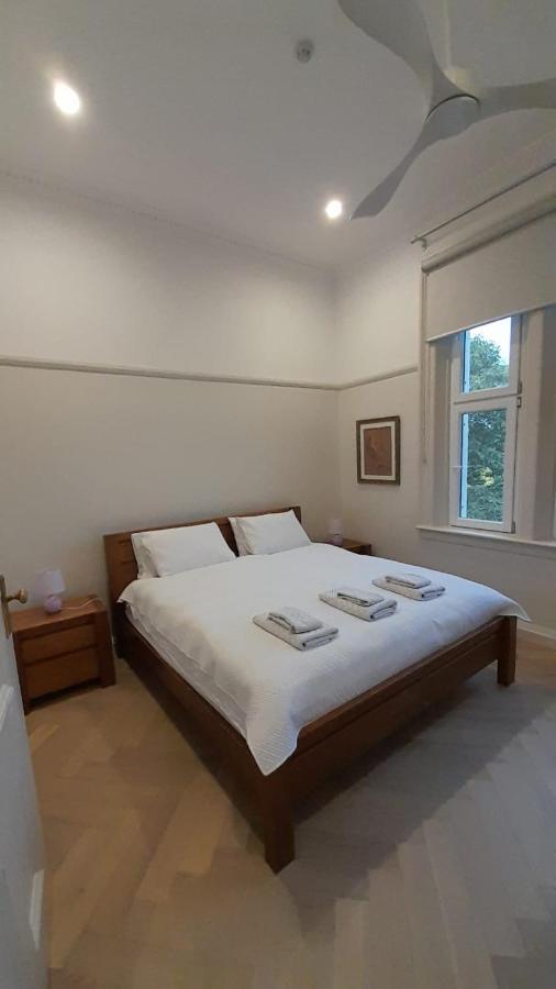 Premium Large With View To The Park Sidney
