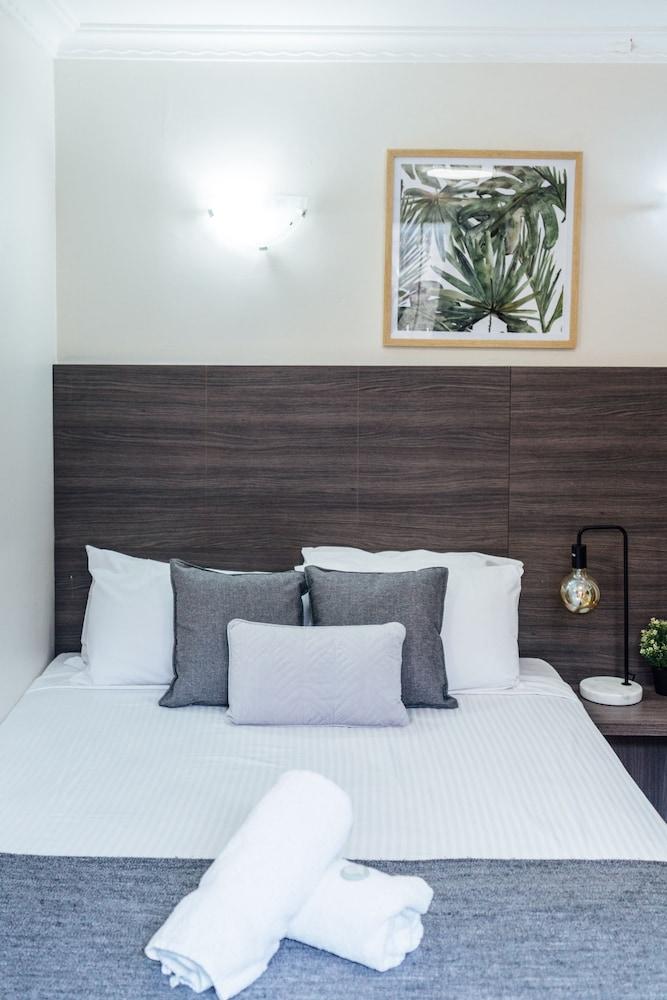 Uno Hotel 3*