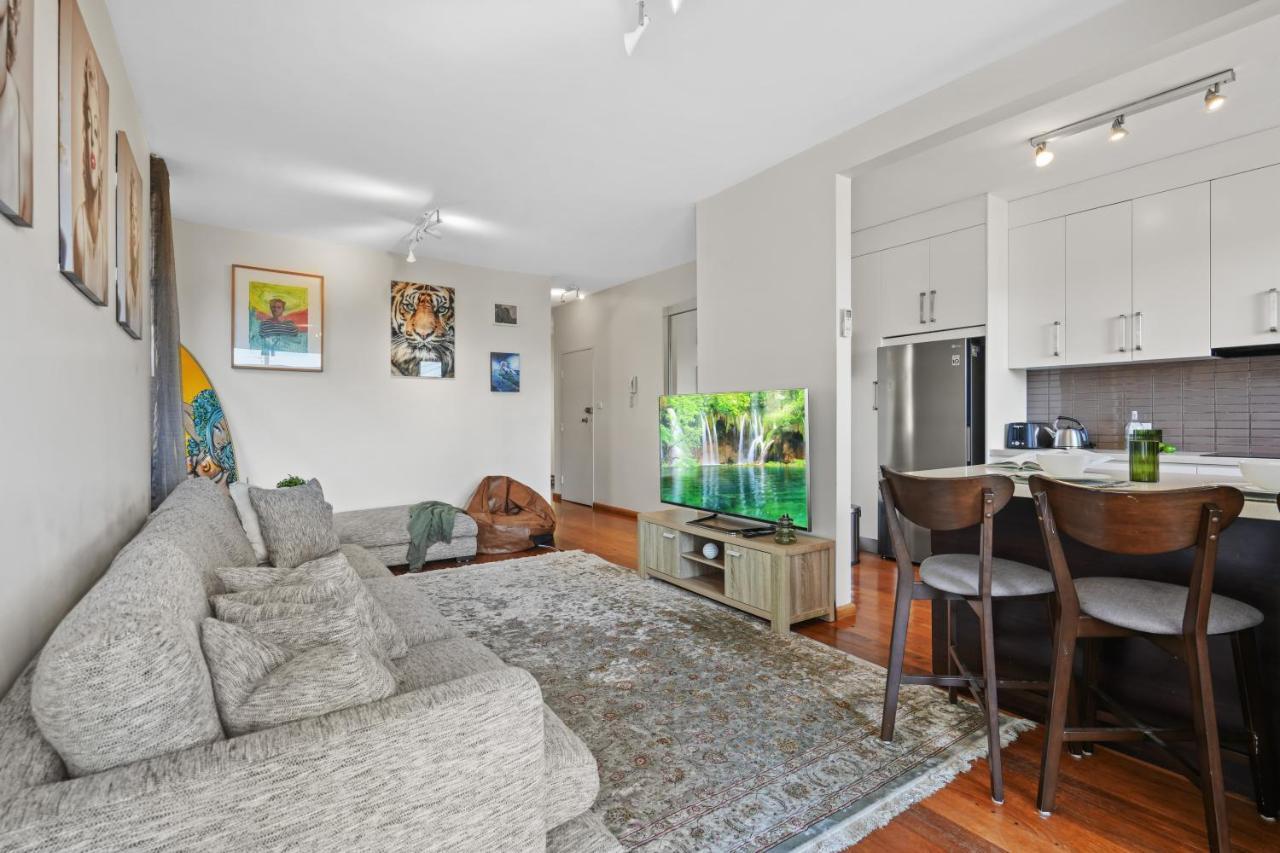 Sunny Bondi Retreat: & Culture Unite! Sidney